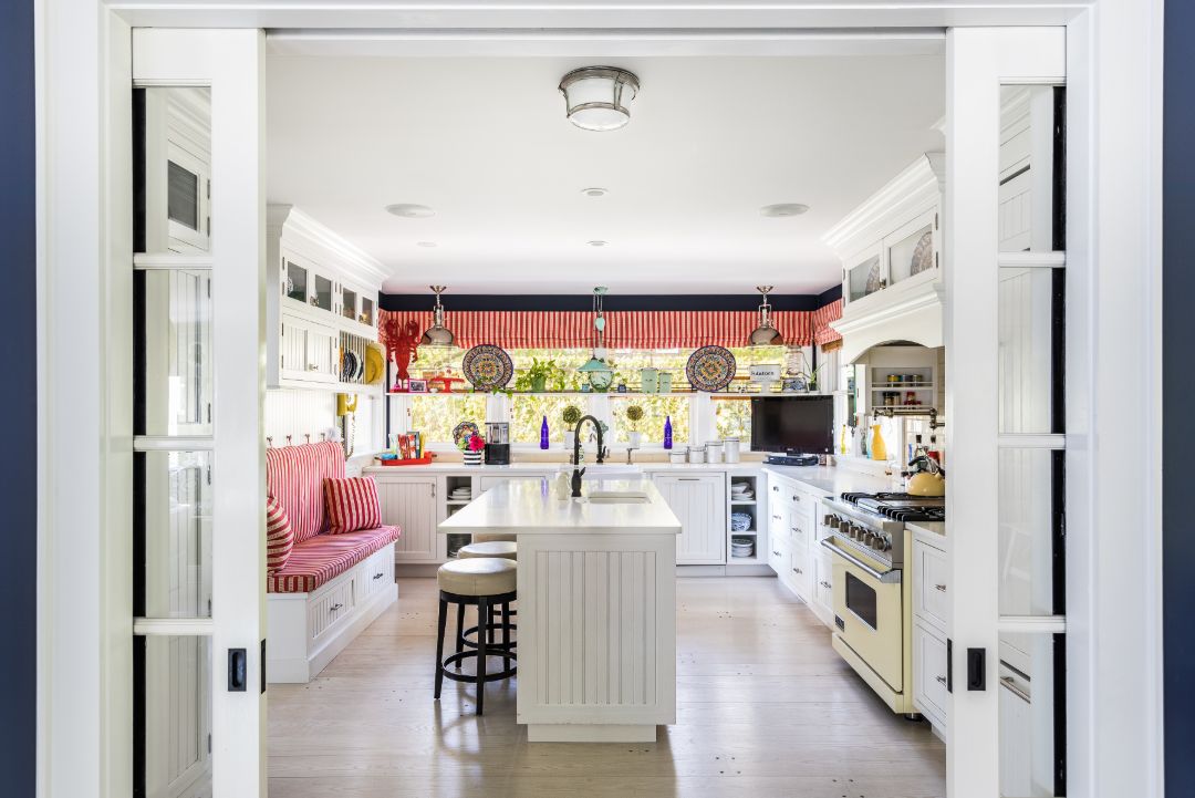 Southampton Historic District Traditional Home Kitchen Island