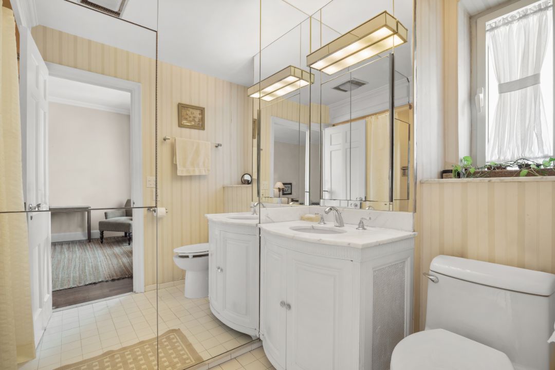 Novelist El Doctorow Sutton Place East 57 Street Apartment Bathroom