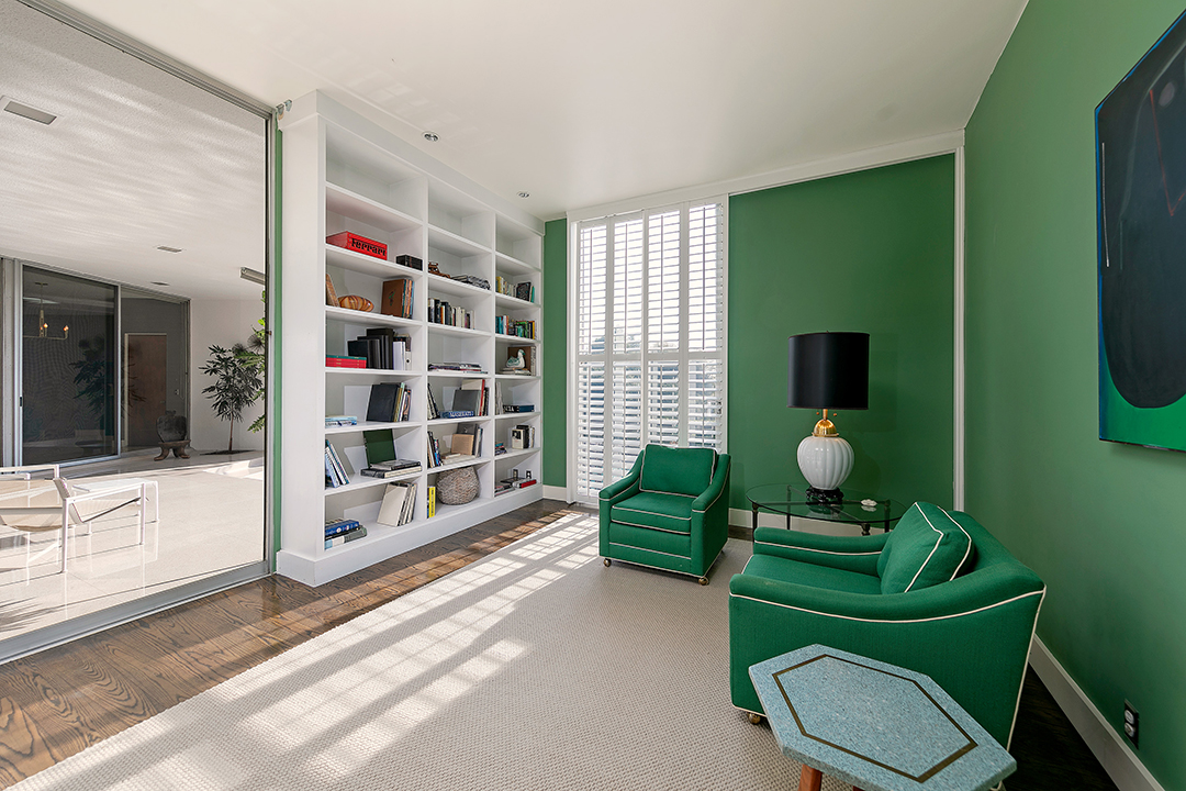 Mid Century Pasadena Home For Sale Closet