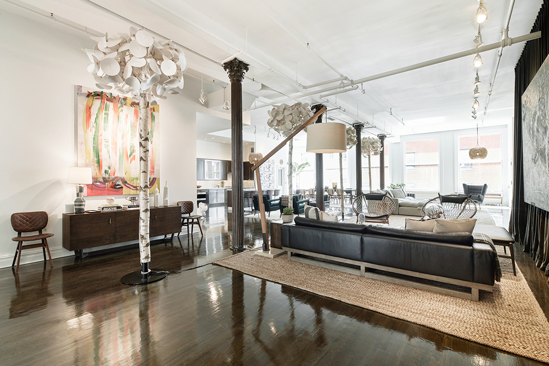 Tour A Bright And Chic Soho Loft Newly Listed For 7m Living Room