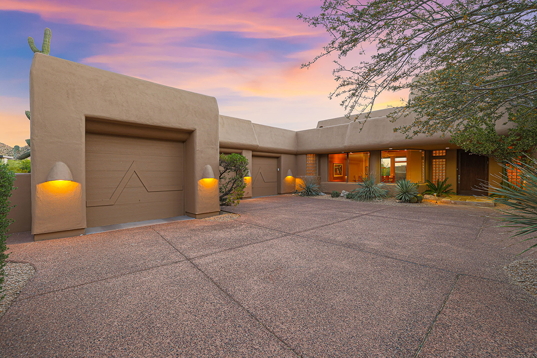 Scottsdale Troon Country Club Golf Course Garage