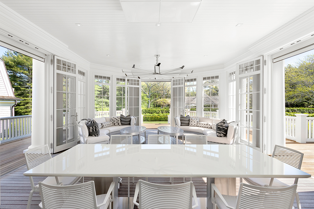 Explore A 16 5m Hamptons Mansion Decked Out For Summer Fun Sunroom