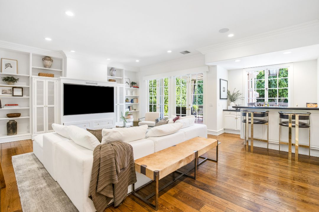 Louise Taper 617 North Rodeo Drive TV Room