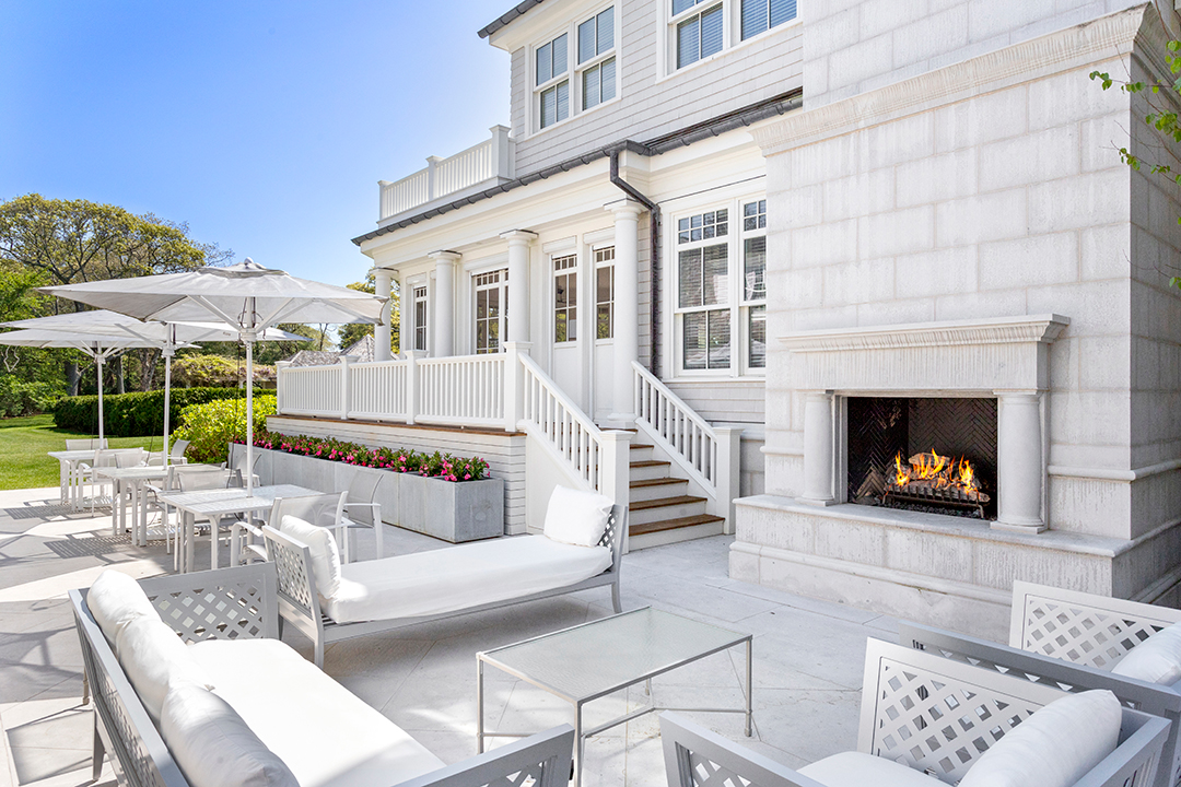 Explore A 16 5m Hamptons Mansion Decked Out For Summer Fun Patio