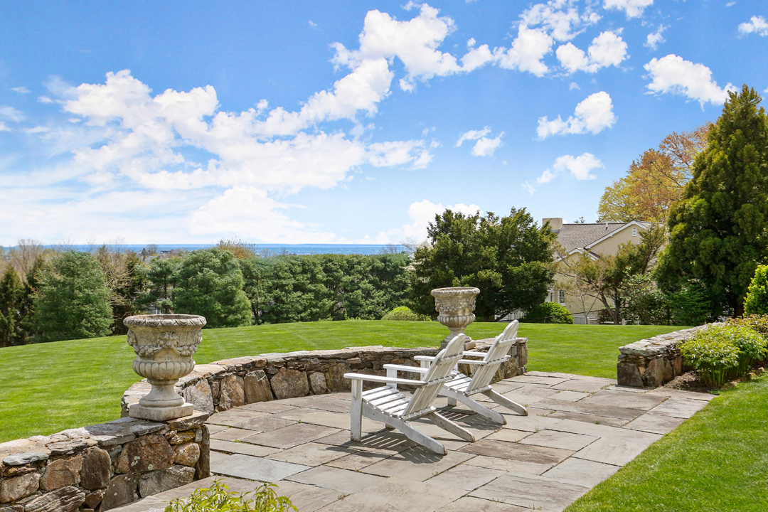 Top Agent Cindy Raney Talks Connecticut Real Estate And Shares Advice Sasco Outdoor