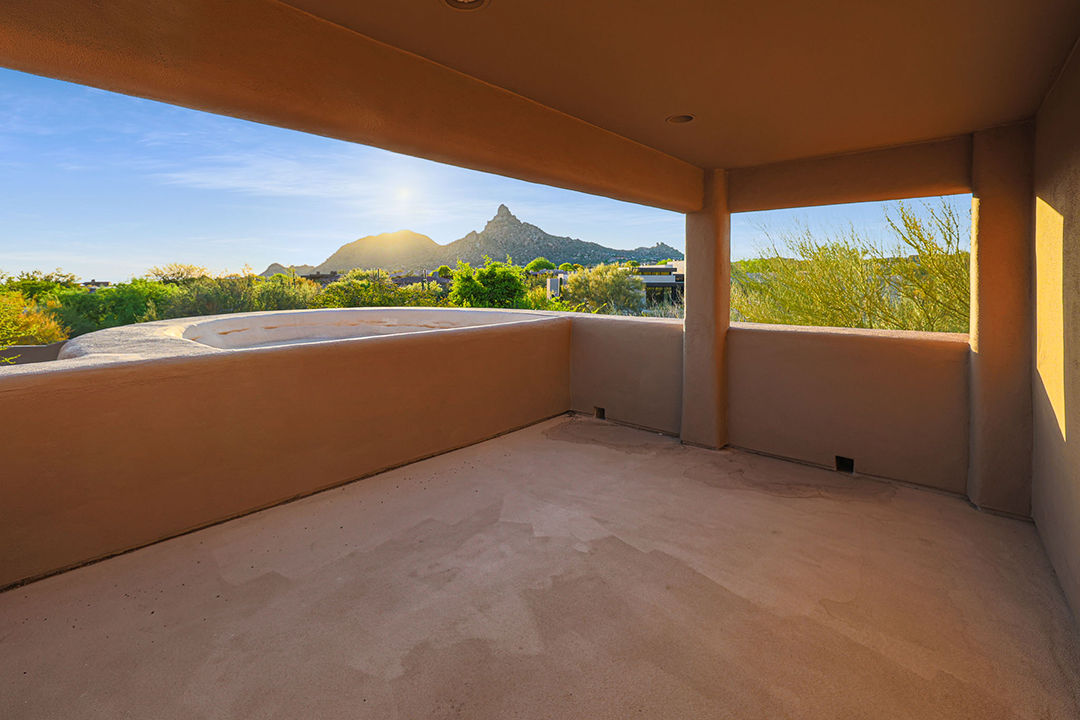 Scottsdale Troon Country Club Golf Course Upstairs Balcony