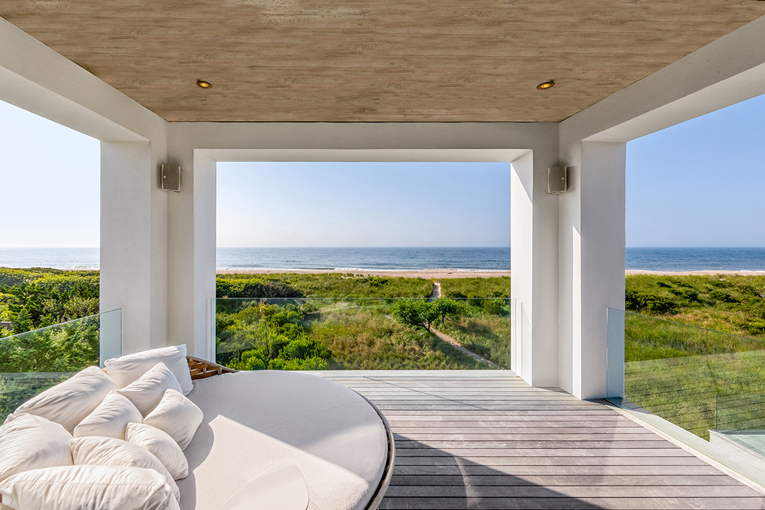 Breathtaking Bridgehampton Modern Lists For 52m Balcony
