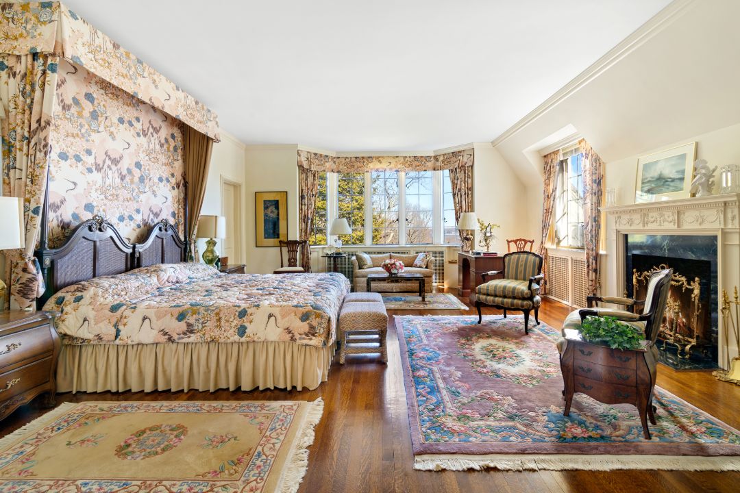 Rockefeller Gold Coast Long Island Mansion Bedroom