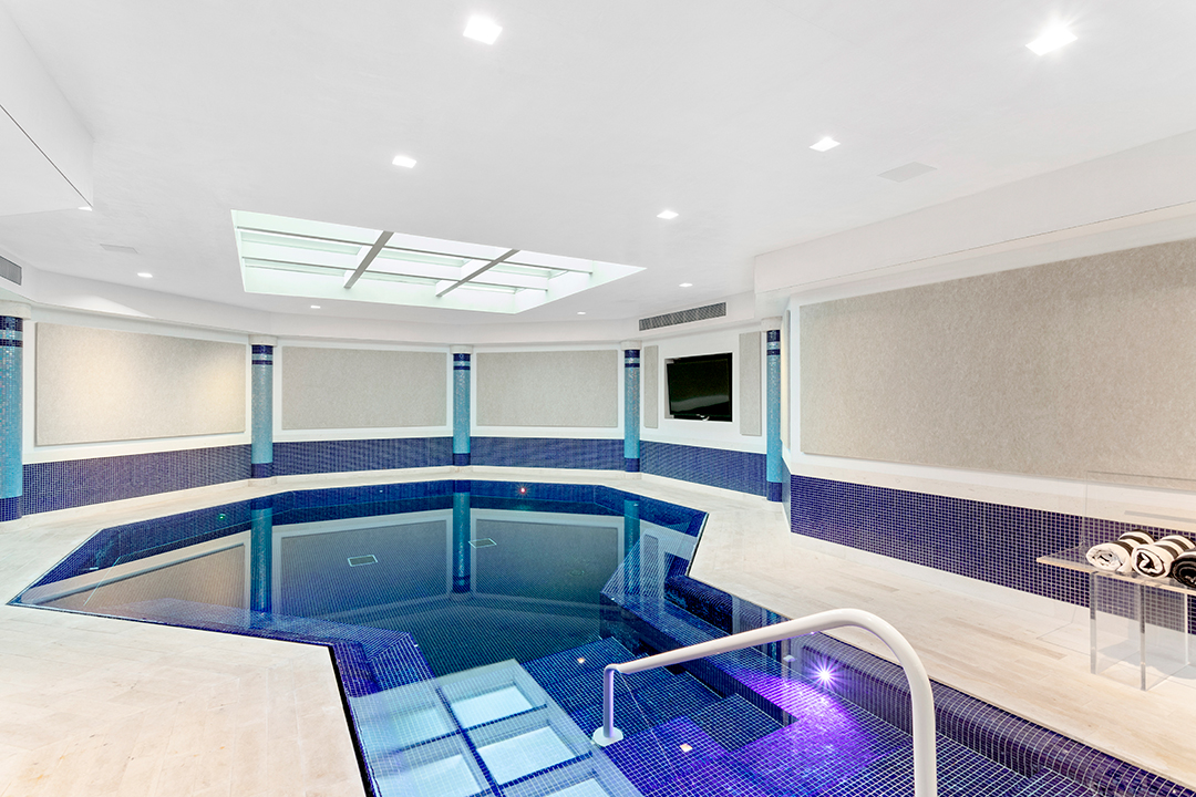 Explore A 16 5m Hamptons Mansion Decked Out For Summer Fun Indoor Pool