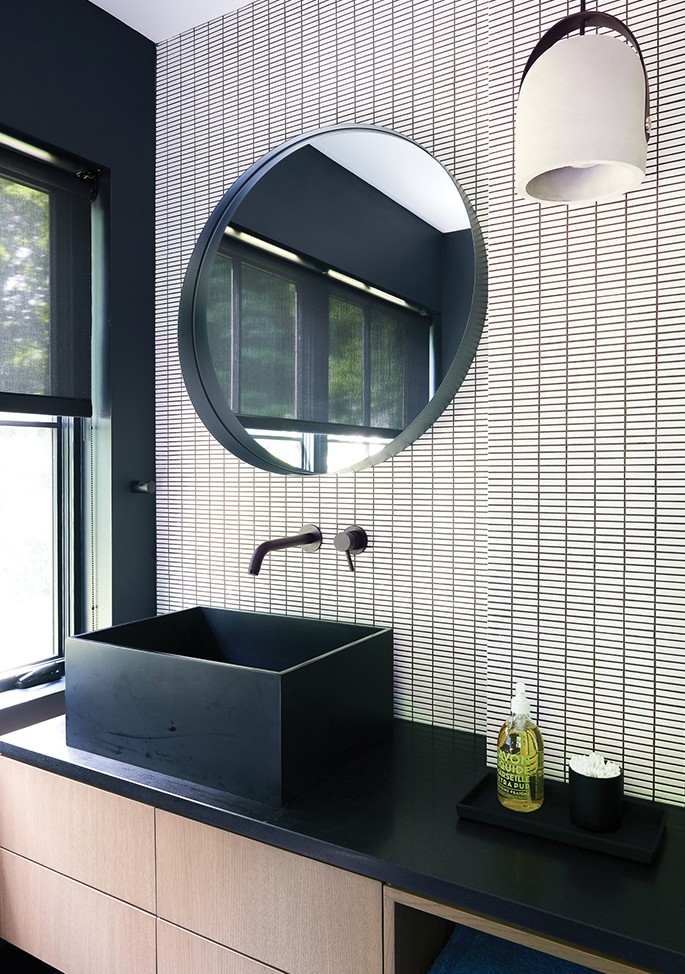 black and white bathroom