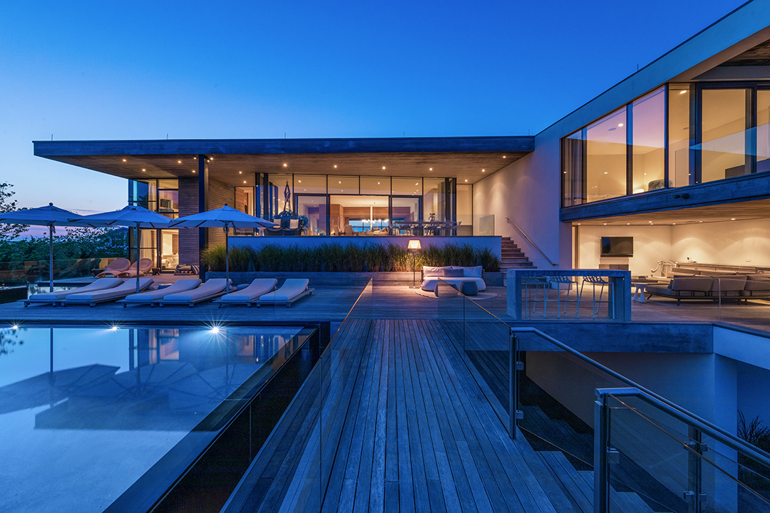 Breathtaking Bridgehampton Modern Lists For 52m Deck B