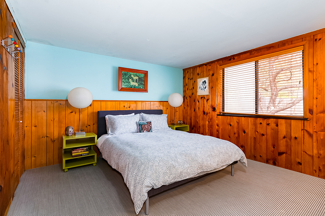 Kate Pierson Of The B 52s Lists Whimsical New York Estate Bedroom