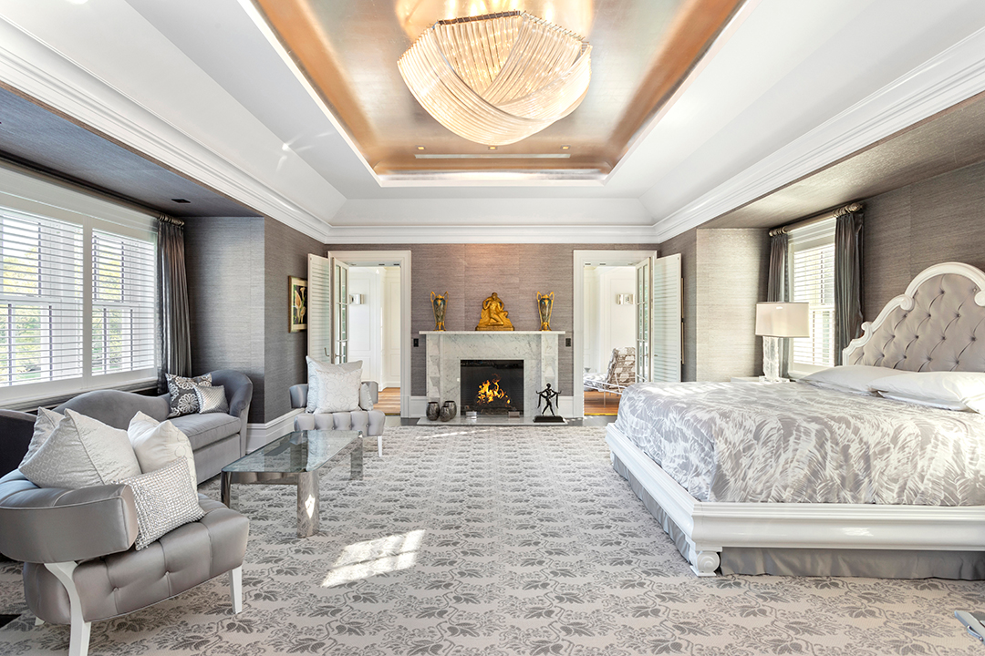 Explore A 16 5m Hamptons Mansion Decked Out For Summer Fun Master Suite