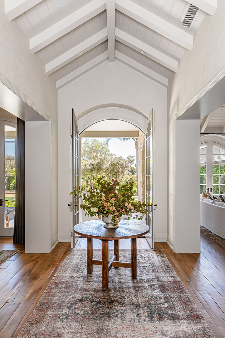 Former Opi Executives Malibu Stunner Redesigned By Amber Lewis Seeks 24 5m Foyer B