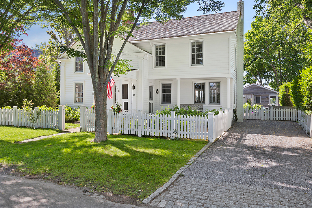 Luann De Lesseps Sag Harbor Home Is Available To Rent For The Summer Front