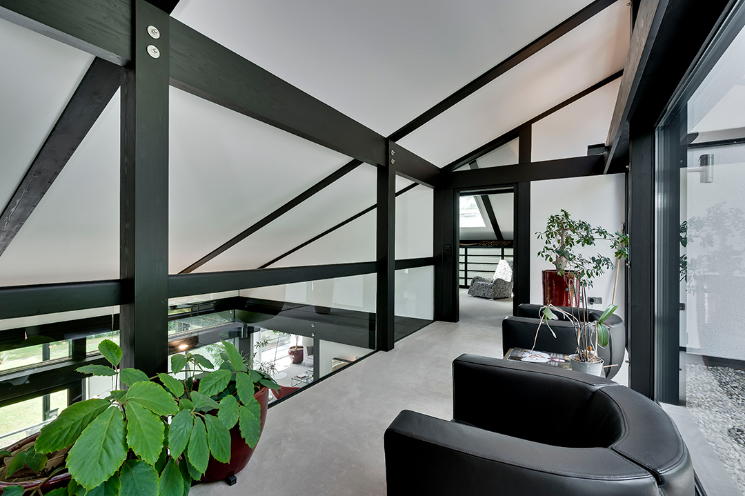 Antonio Banderas Seeks 3m For Prefab Home In The English Countryside Upstairs Hall