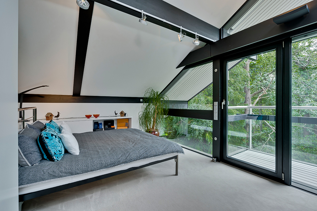 Antonio Banderas Seeks 3m For Prefab Home In The English Countryside Bedroom 2