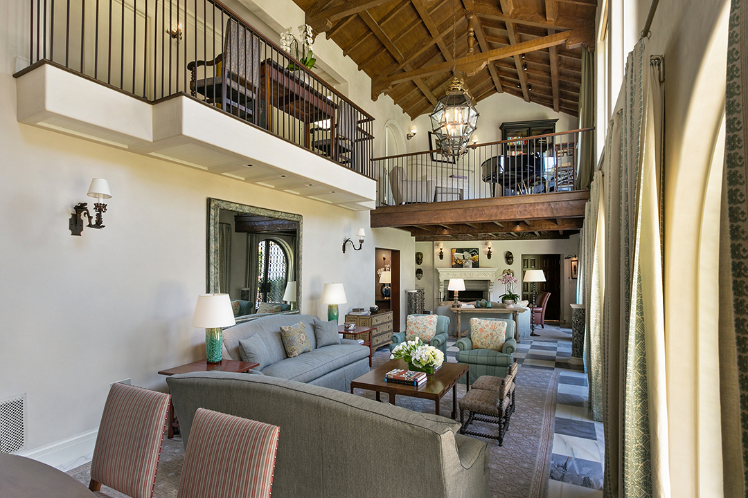 Showrunner Shonda Rhimes Lists Dramatically Renovated La Mansion Gallery