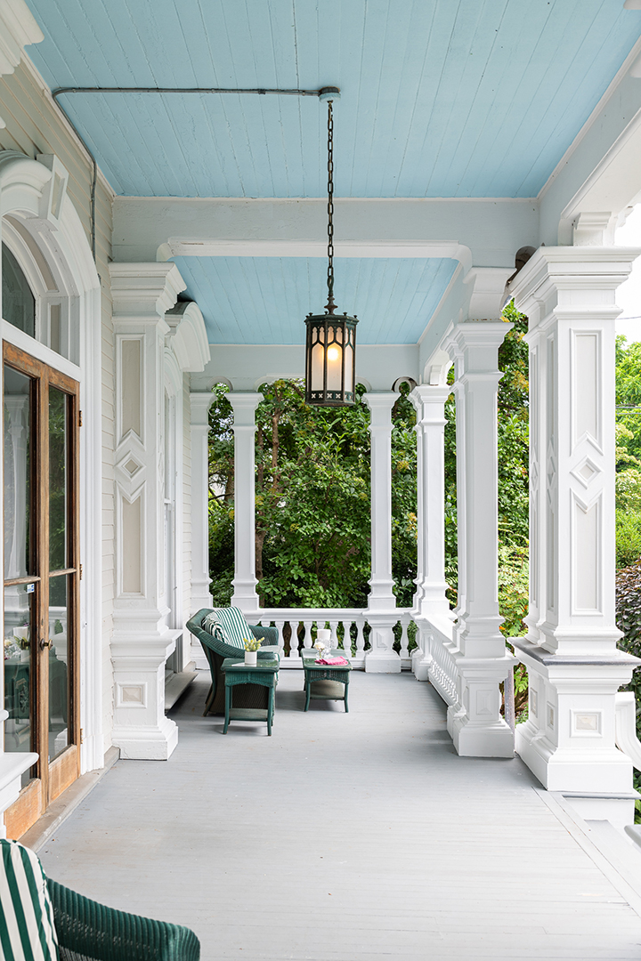 Enchanting Victorian Harkening To Gilmore Girls Lists In Southport Ct Porch