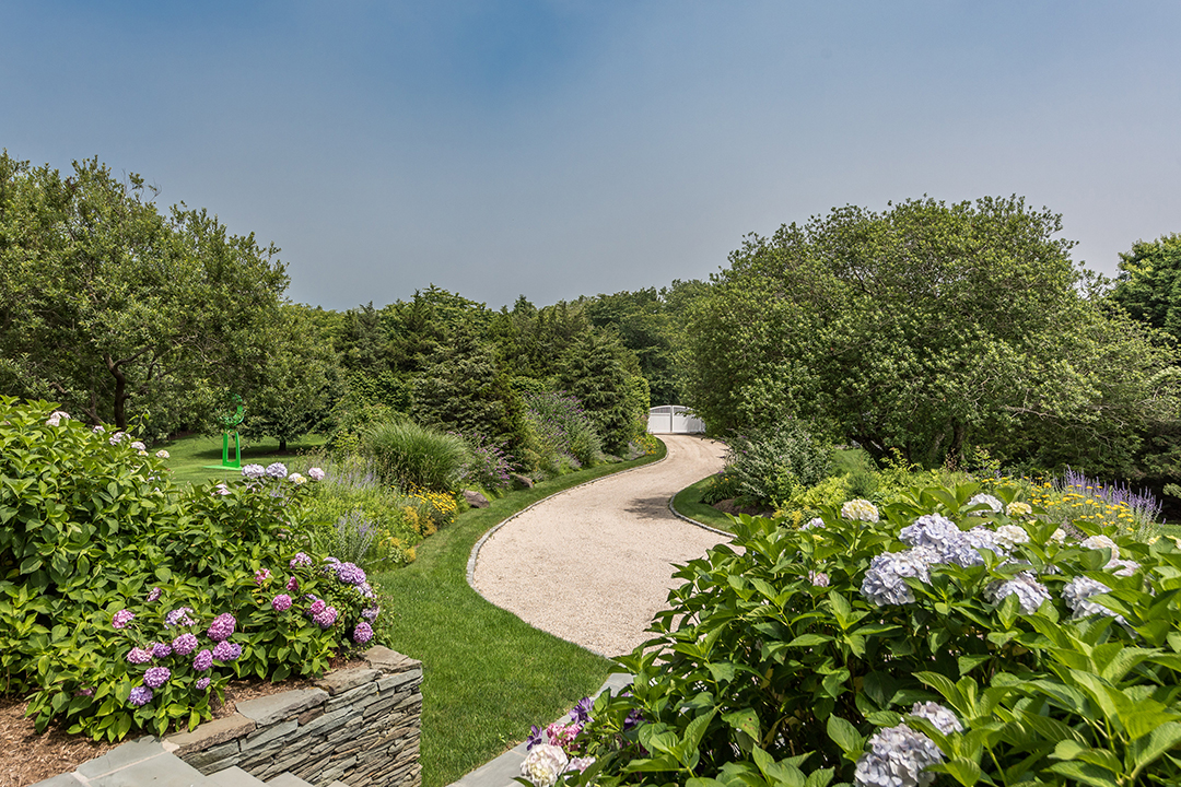 The East Ends Top Agents Weigh In On The State Of The Hamptons Market Driveway