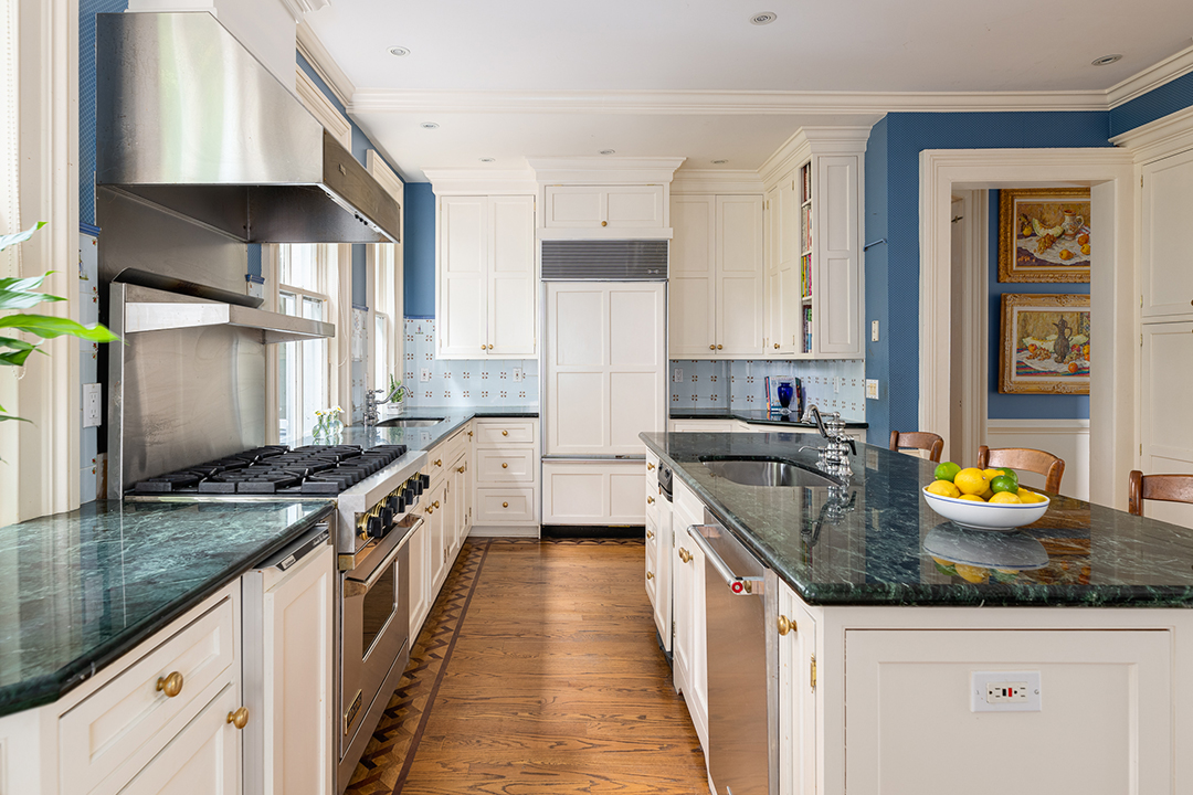 Enchanting Victorian Harkening To Gilmore Girls Lists In Southport Ct Kitchen