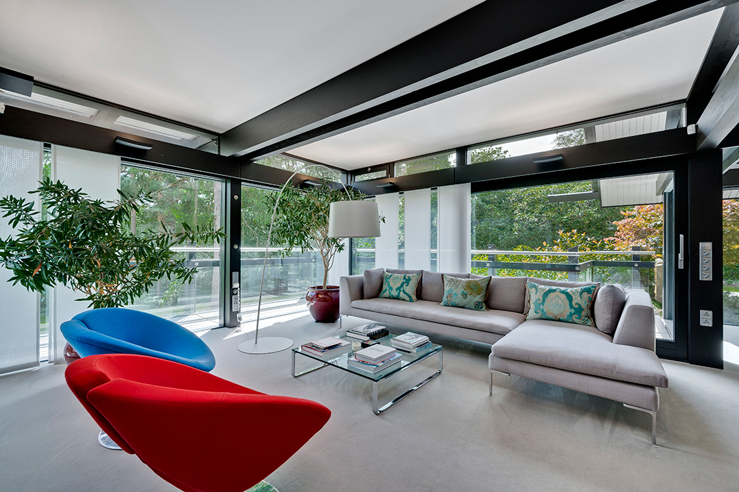 Antonio Banderas Seeks 3m For Prefab Home In The English Countryside Living Room