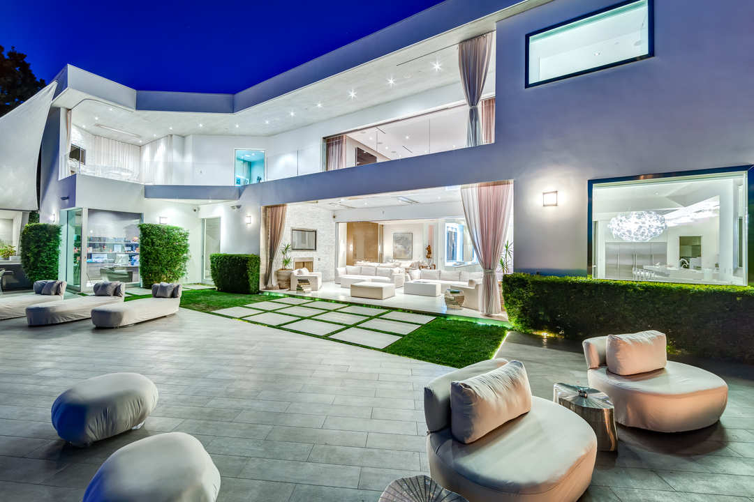 Victorias Secret Jeweler Bel Air Mansion Patio