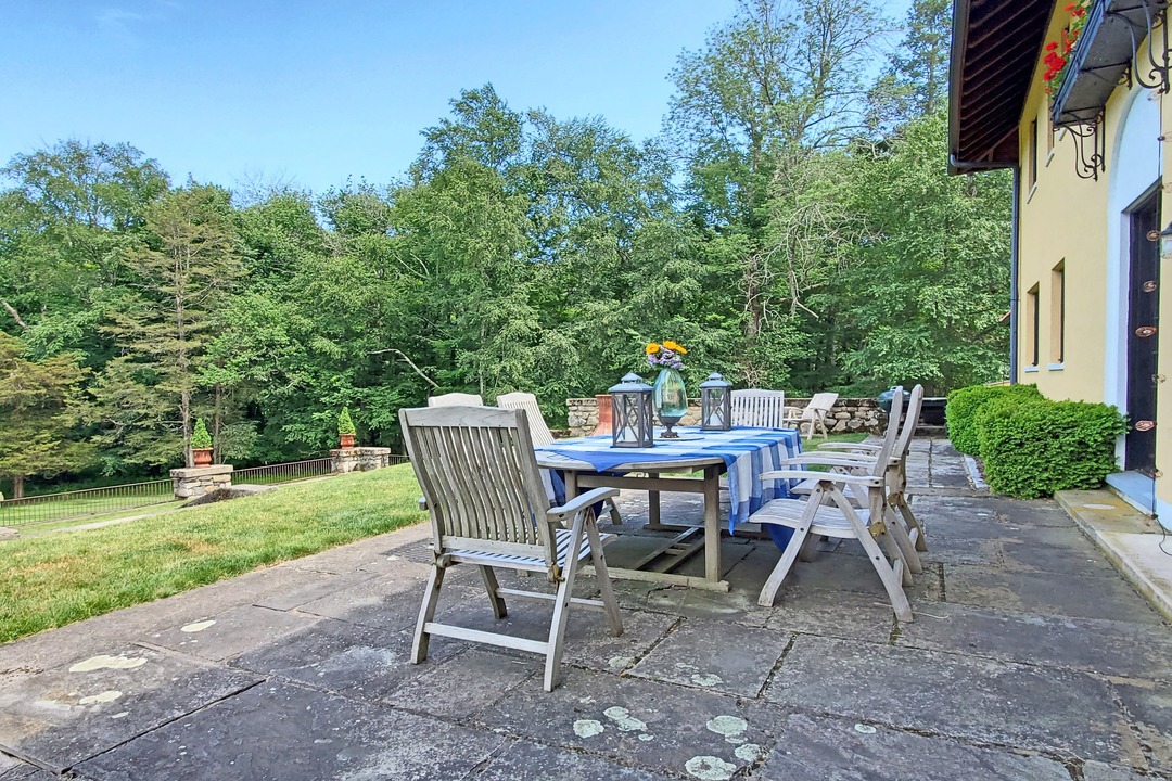 Mark Twain Redding Ct Estate Patio