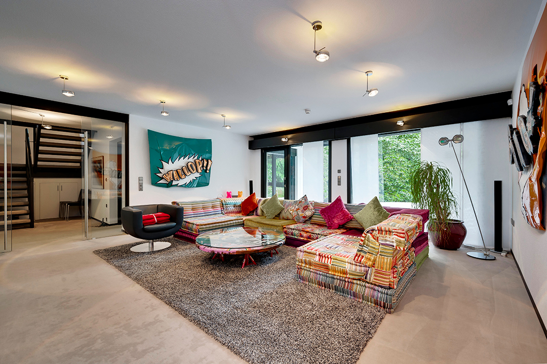 Antonio Banderas Seeks 3m For Prefab Home In The English Countryside Lounge