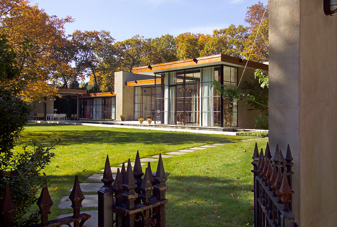Michael Haverland East Hampton Home Front Lawn