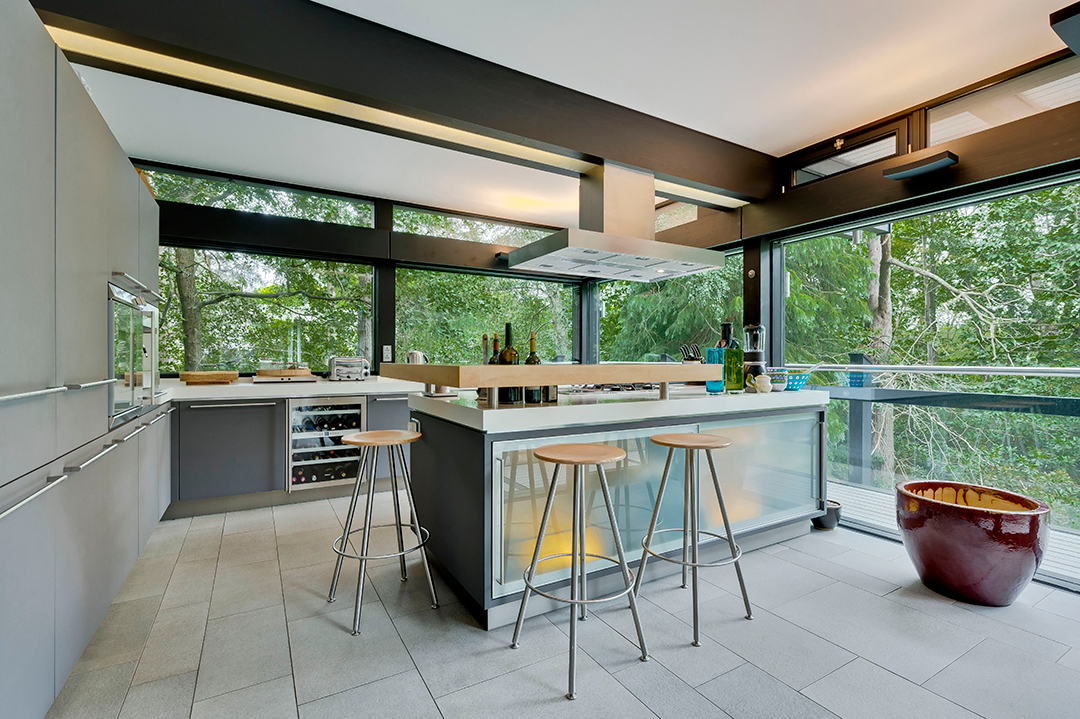 Antonio Banderas Seeks 3m For Prefab Home In The English Countryside Kitchen Breakfast