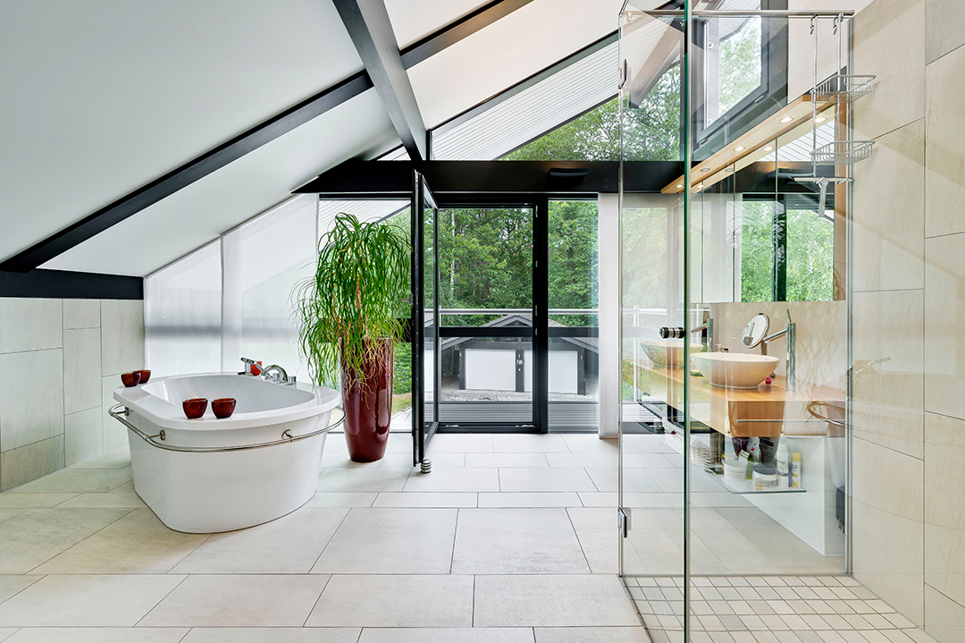 Antonio Banderas Seeks 3m For Prefab Home In The English Countryside Bathroom