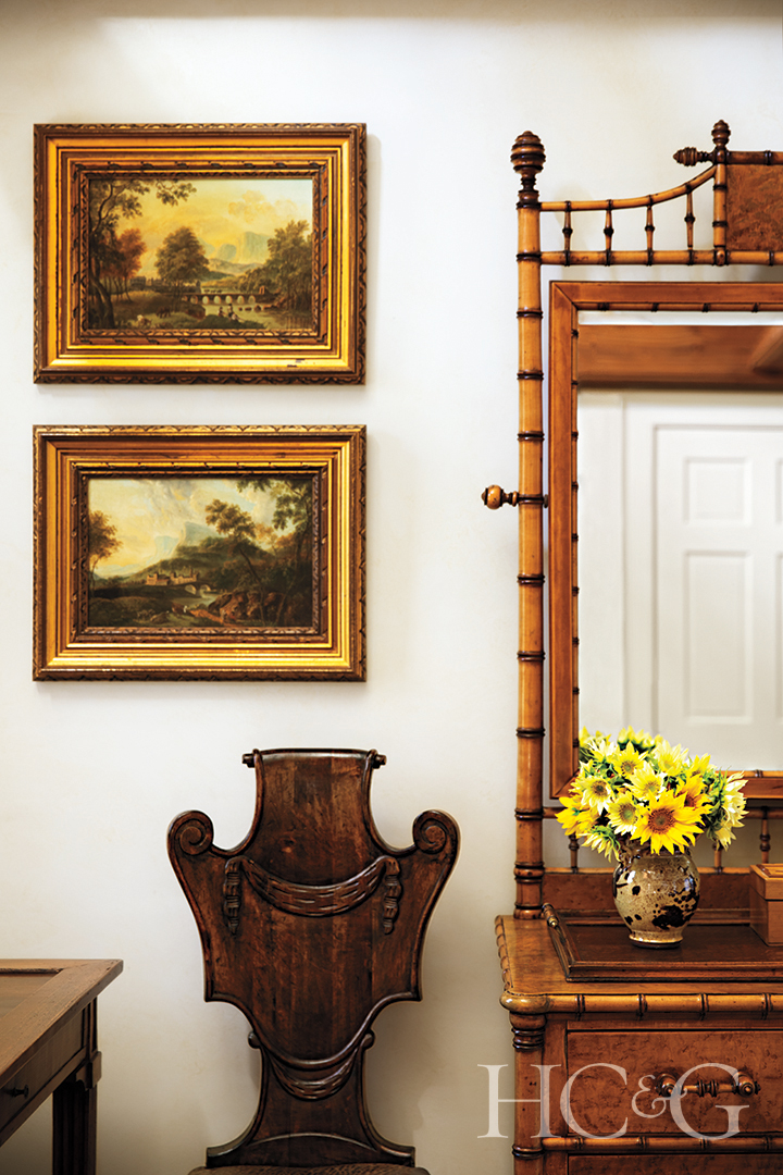 English Style Bedroom With Vintage Furnishings