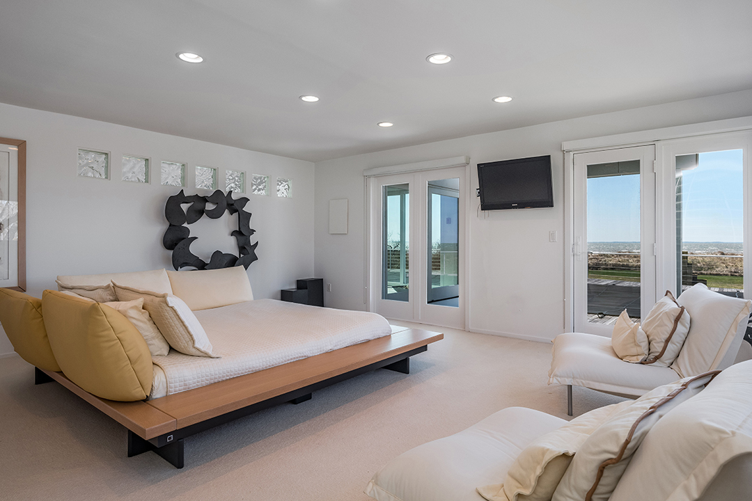 Architecturally Surprising Waterfront Home In Old Lyme Asks 3m Bedroom