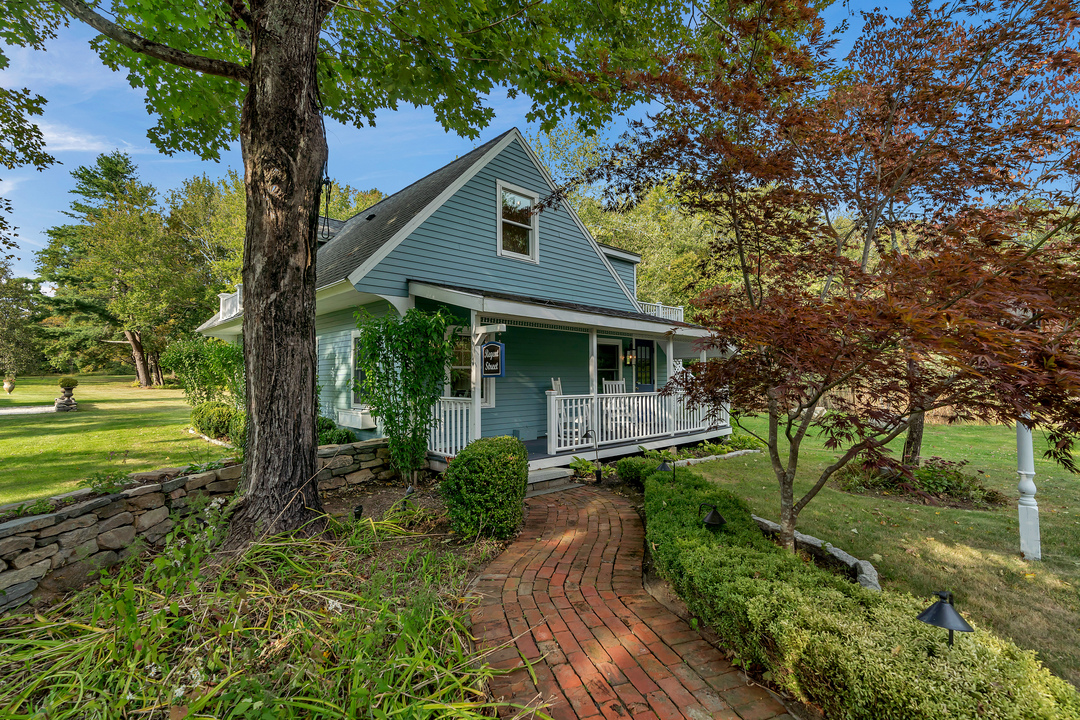 East Haddam Connecticut Country Estate Carriage House