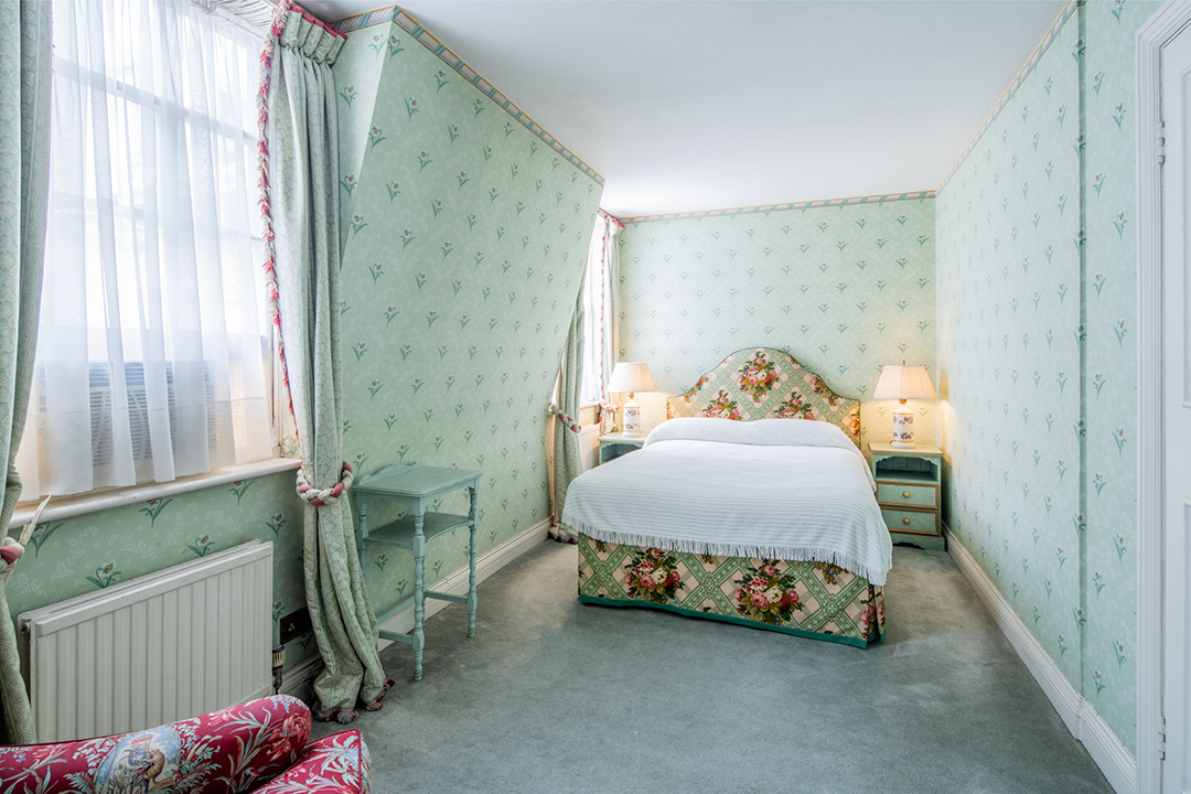 London Belgravia Apartment Once Home To Two Prime Ministers And An Heiress Wants 23m Bedroom B