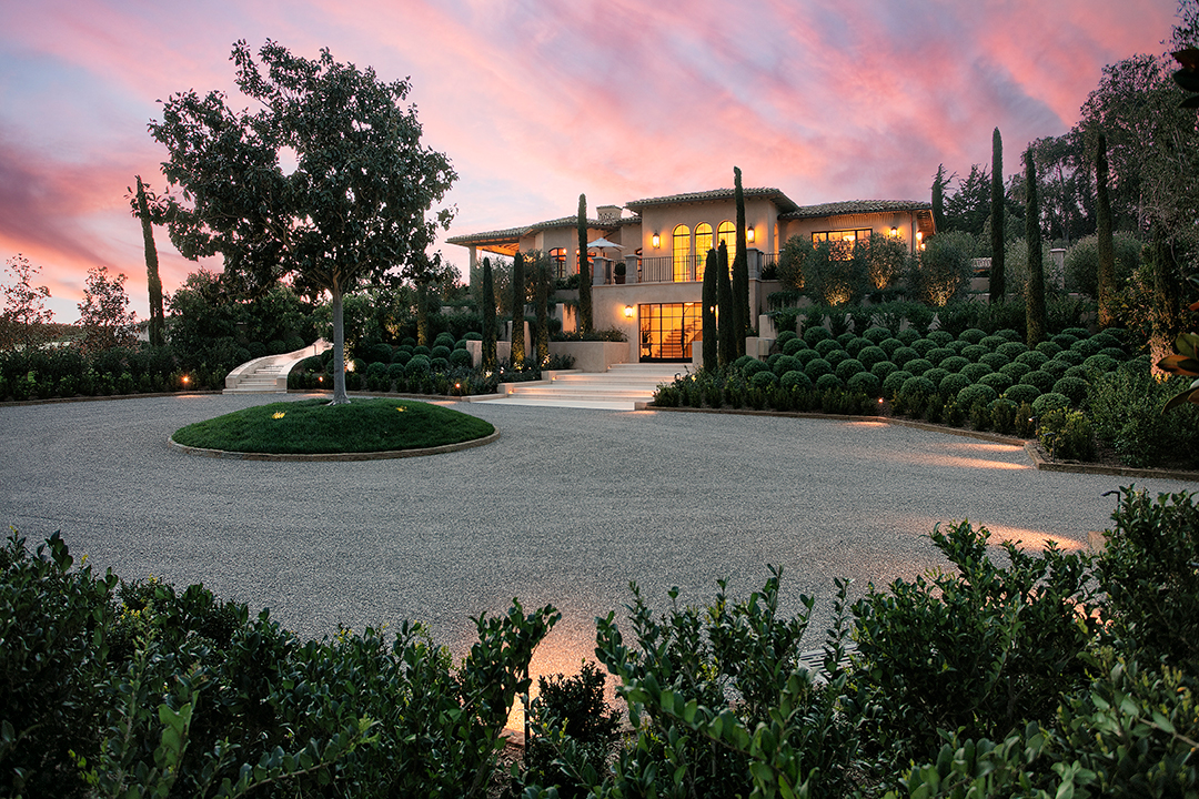 This 160m Oceanfront Estate Just Became The Most Expensive Home For Sale In California Bellevue Courtyard Jim Bartsch