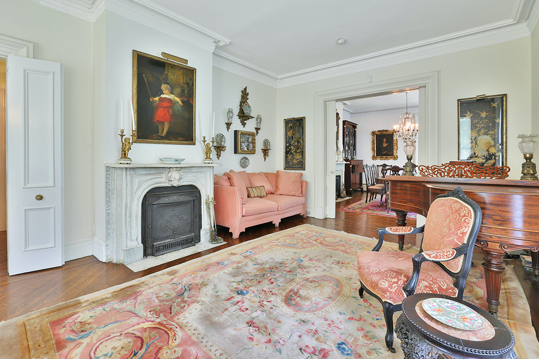 Actress Arlene Dahl And Designer Marc Rosen List Longtime Hudson Valley Weekend Home Family Room