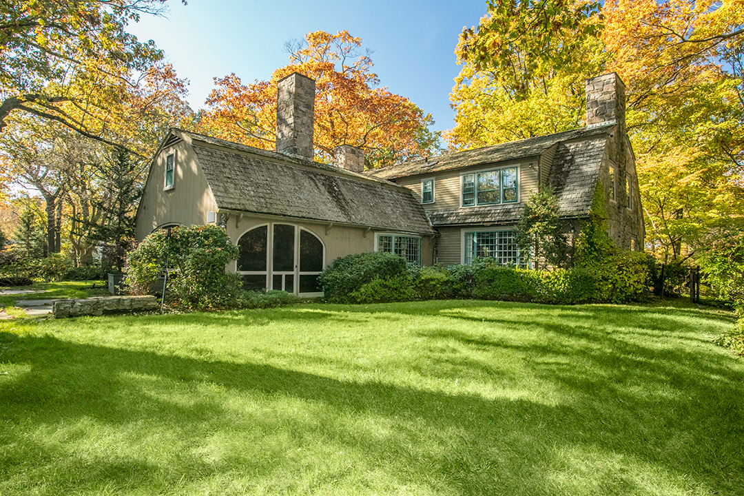 Mamaroneck Home Built For A Famous Nyc Schaefer Beer Brewer Seeks 4m Lawn