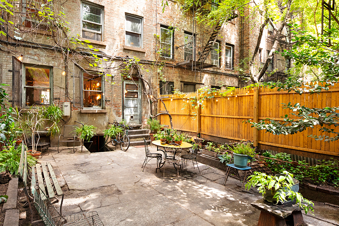 The Nyc Home And Art Studio Of Late Abstract Expressionist Jay Rosenblum Lists Garden