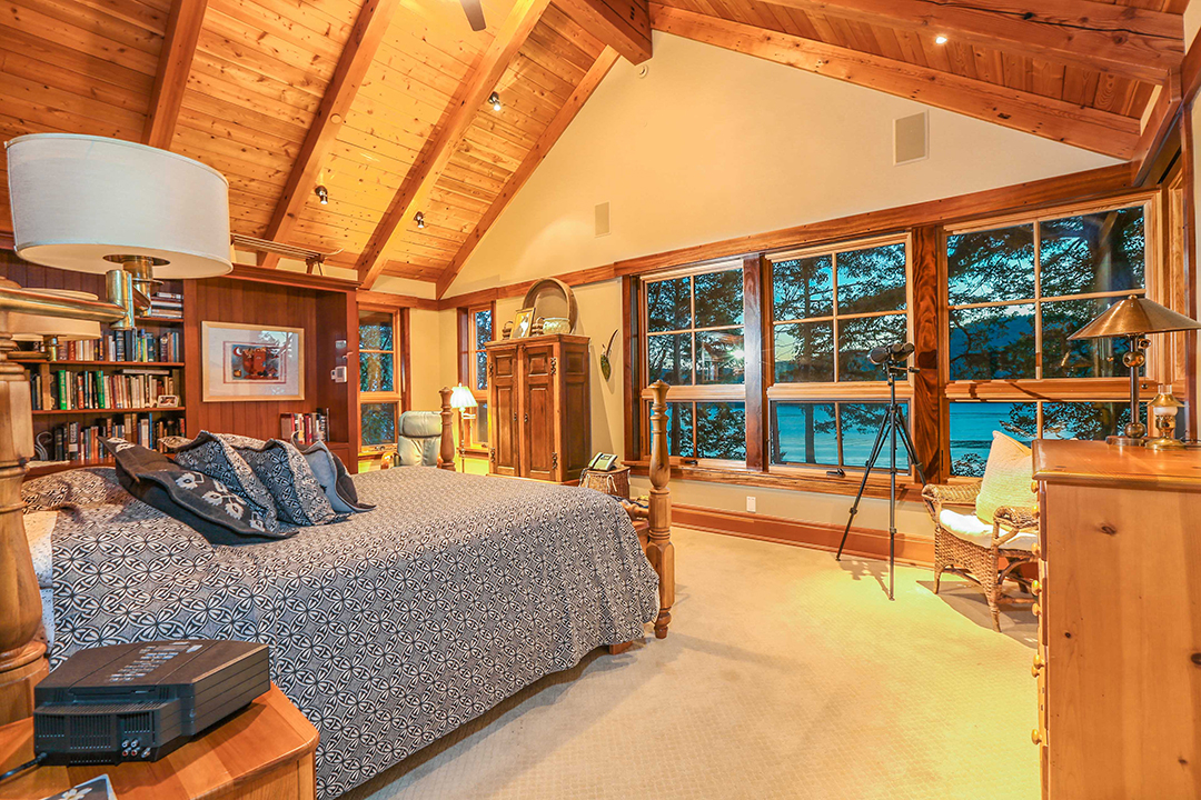 Oprah Winfrey Sells Dreamy Waterfront Estate On Orcas Island For 14m Bedroom