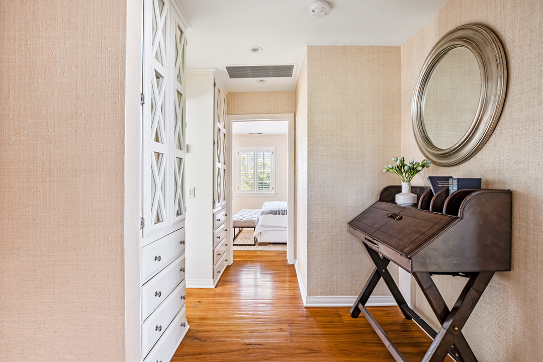 Gwyneth Paltrow Los Angeles Childhood Home Hallway
