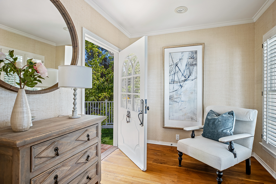 Gwyneth Paltrow Los Angeles Childhood Home Foyer