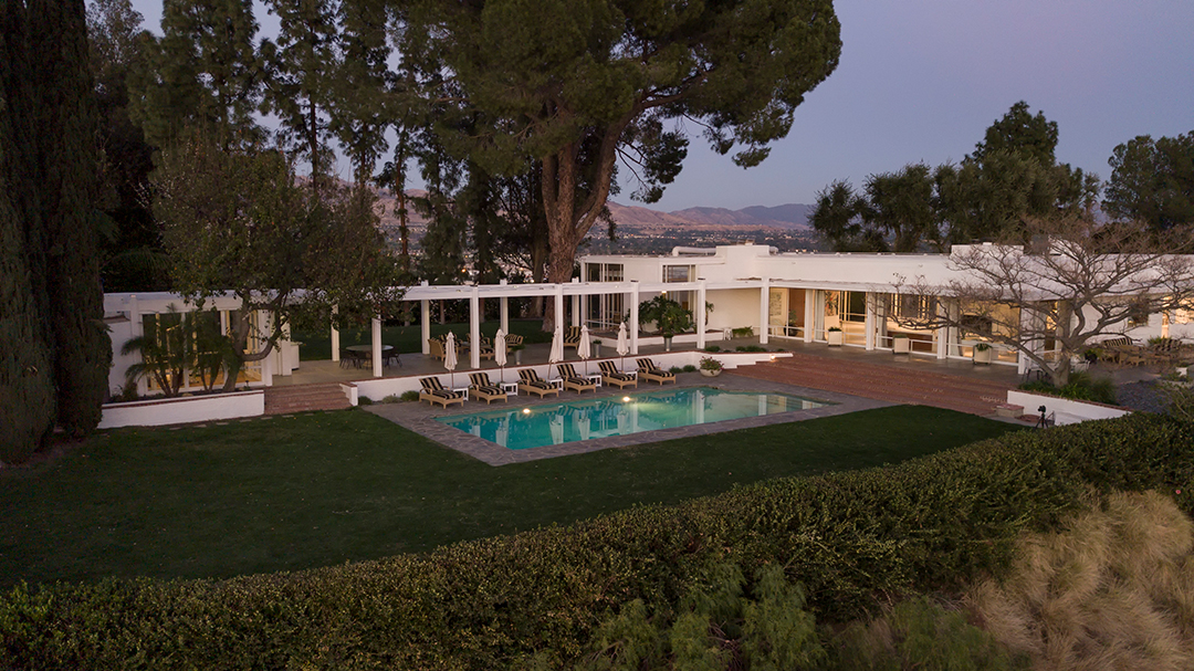 Frank Sinatras Iconic Former La Home Dubbed Byrdview Wants 21 5m Aerial