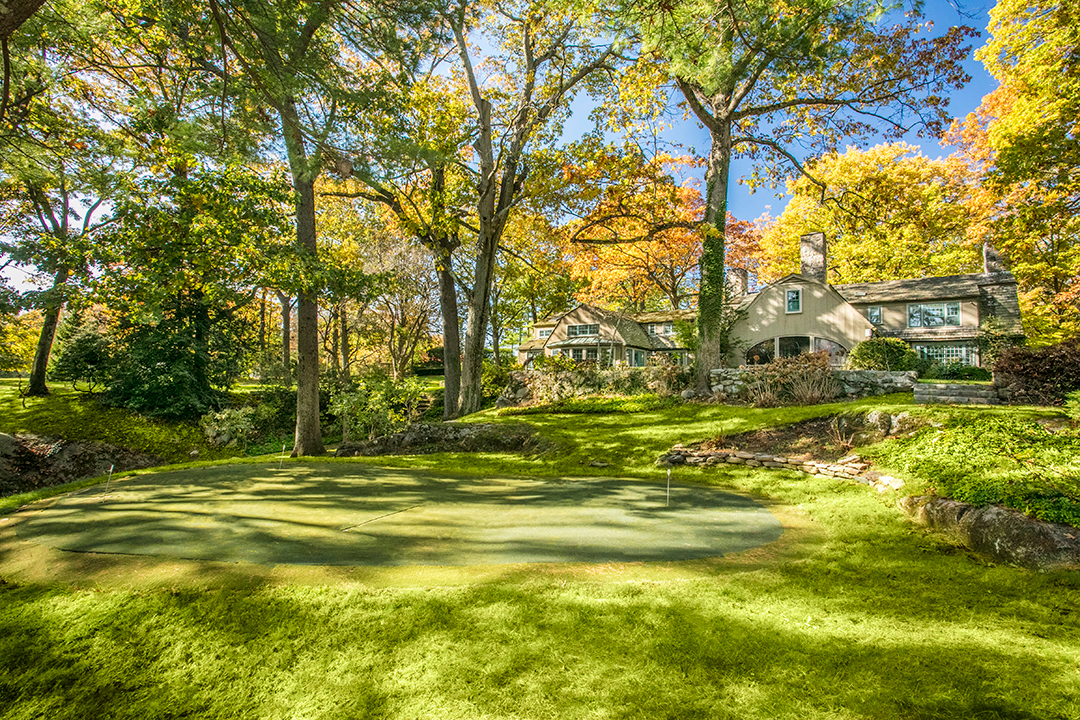 Mamaroneck Home Built For A Famous Nyc Schaefer Beer Brewer Seeks 4m Golf