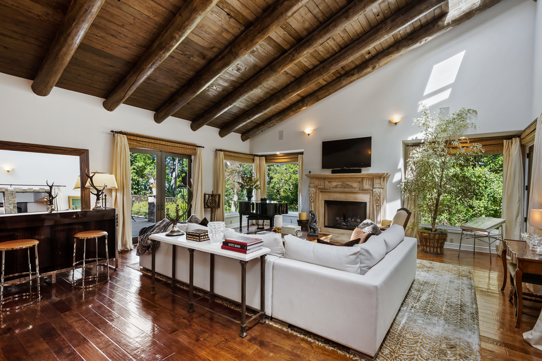 Nick Vanessa Lachey Former Encino Home Living Room