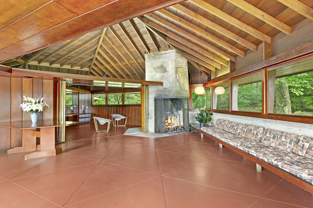 Frank Lloyd Wright Lake Mahopac Home Guest Interior