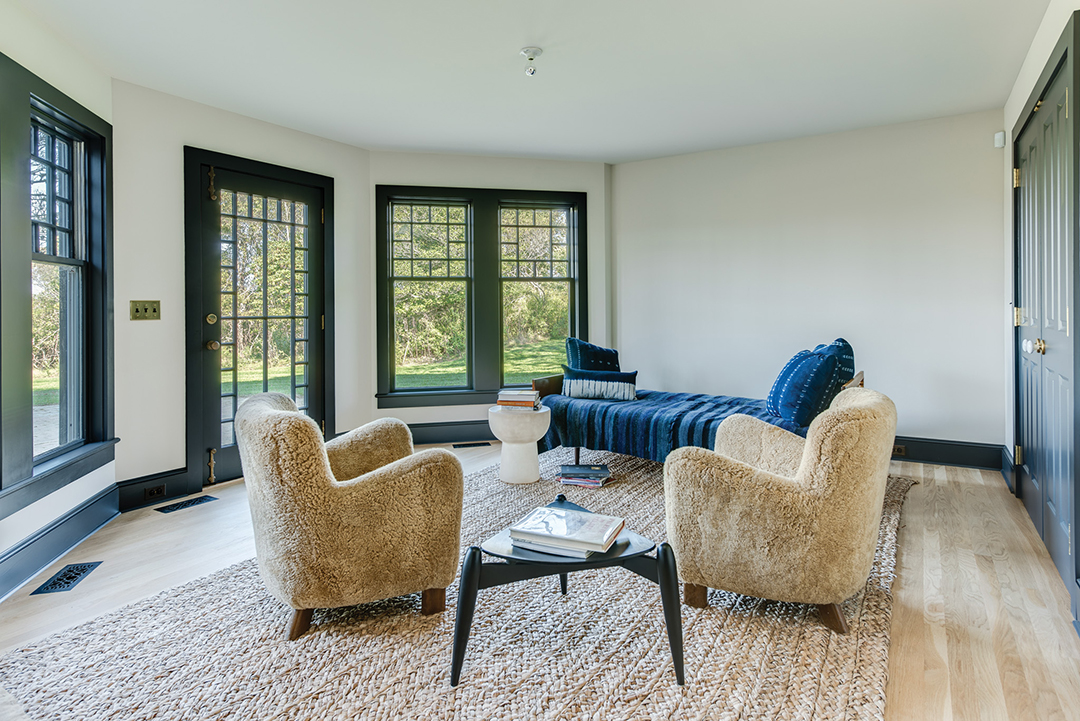 Seven Sisters 153 Deforest Road Montauk Seating Area