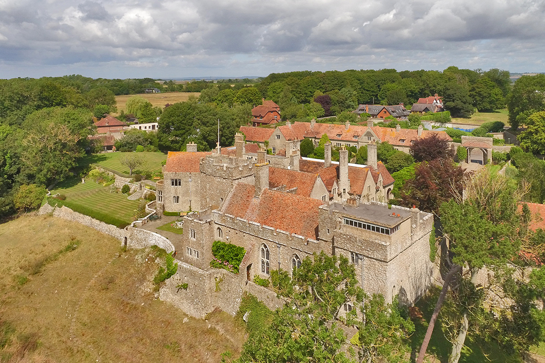 Medieval Kent Castle In England With Views All The Way To France Asks 11m Aerial E