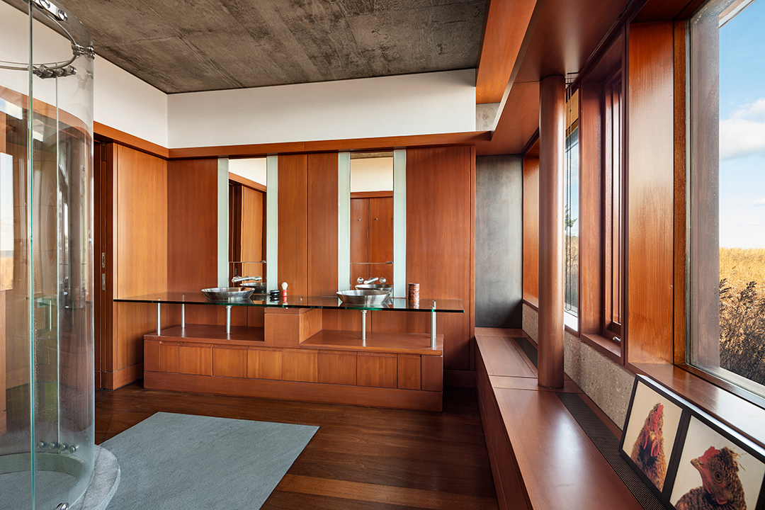 World Renowned Architect William Pedersens Shelter Island Home Asks 7m Bathroom